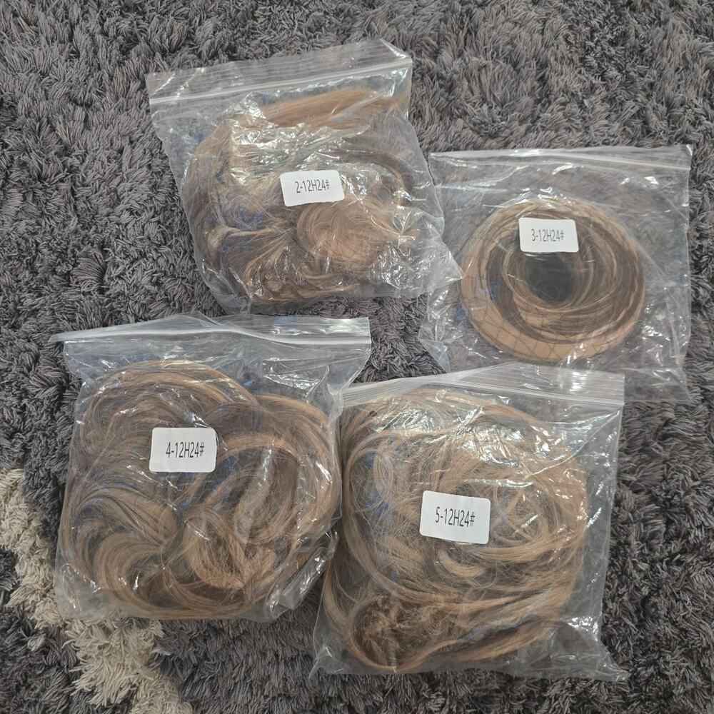 Set of 4 pony tail extensions (Blonde and Brown)